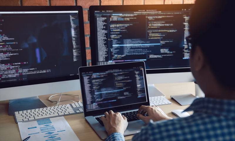 数据科学选型:R与Python如何赋能彝良县网站建设?